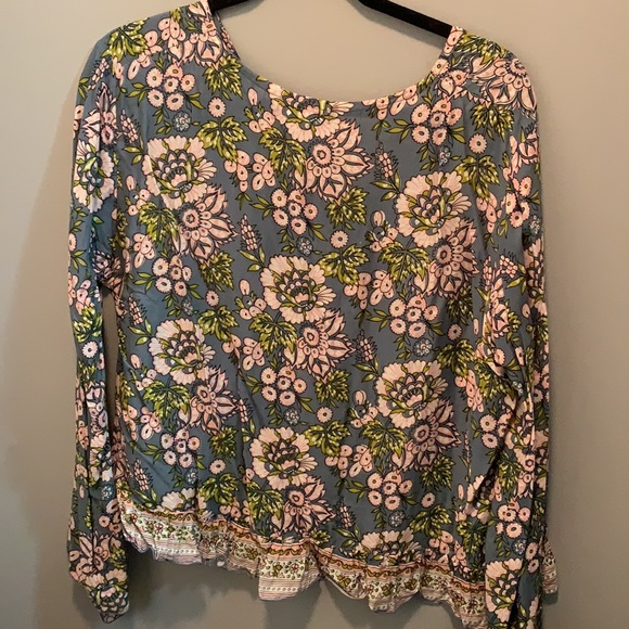 Tiare Hawaii M/L floral top - Picture 3 of 3